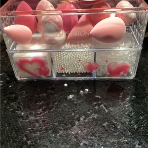 Paris Hilton Pink Makeup Sponge Set